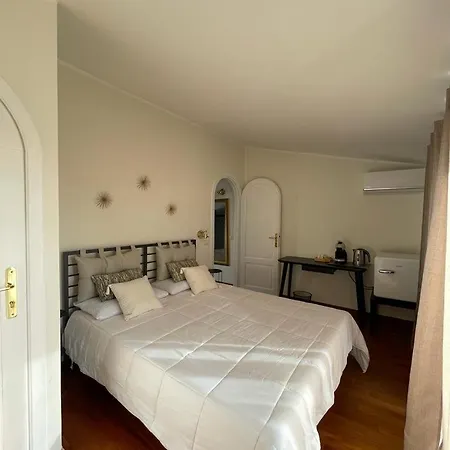 Konukevi Excellent Paola's