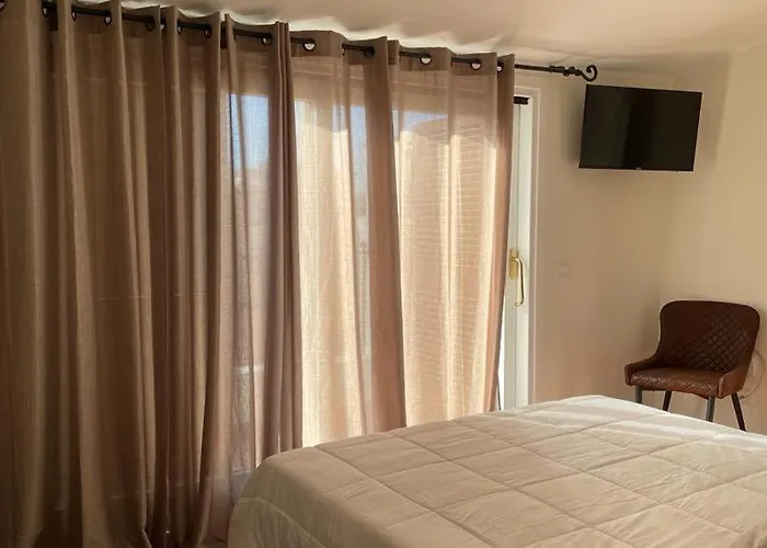 Excellent Paola's 3*